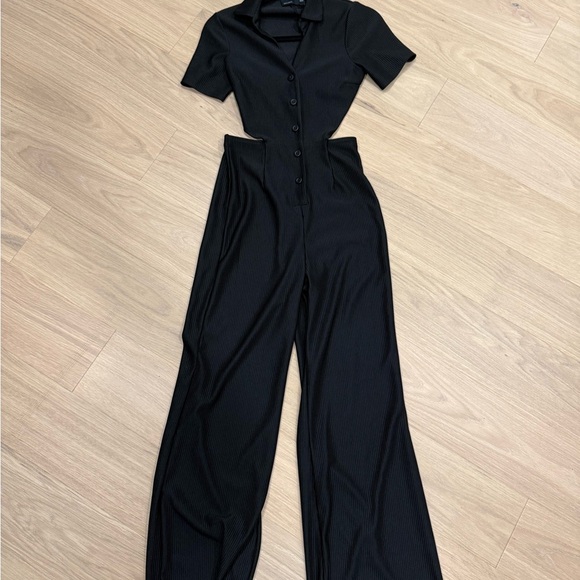 Chic Black Button-Up Jumpsuit - Picture 1 of 4